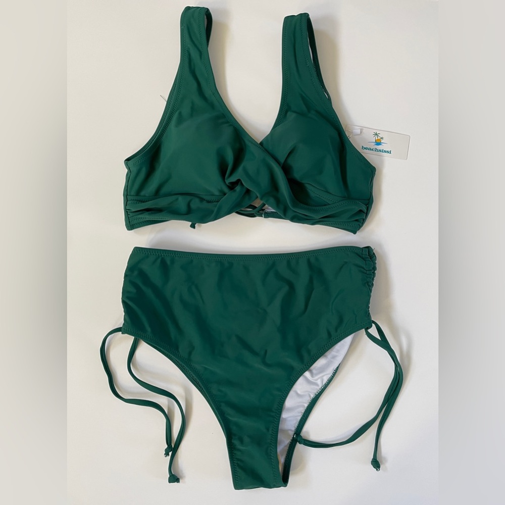 Fashion Twist Front Solid Color Bikini Set New without tags